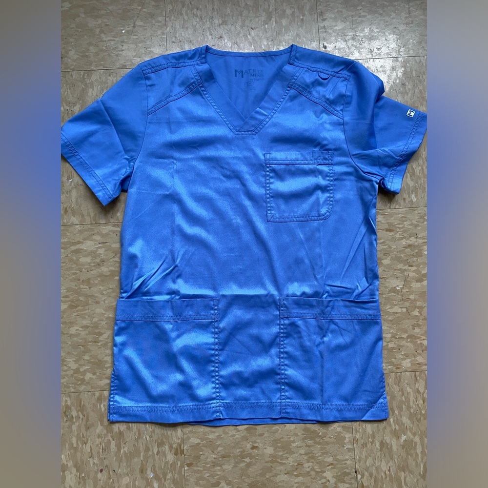 Sky blue Size small men’s matrix scrubs top